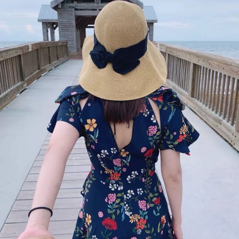Chic Straw Sun Hat – Classic Black Ribbon Detail
